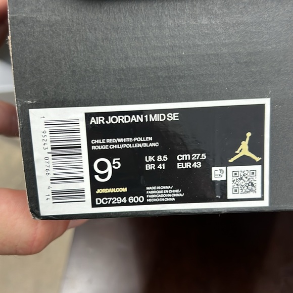 Air Jordan 1 Mid SE Chile Red/ White-Pollen - Picture 4 of 4